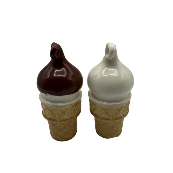 Vintage Fosters Freeze Ice Cream Cone Salt & Pepper Shakers Ceramic Collectible - Picture 2 of 6